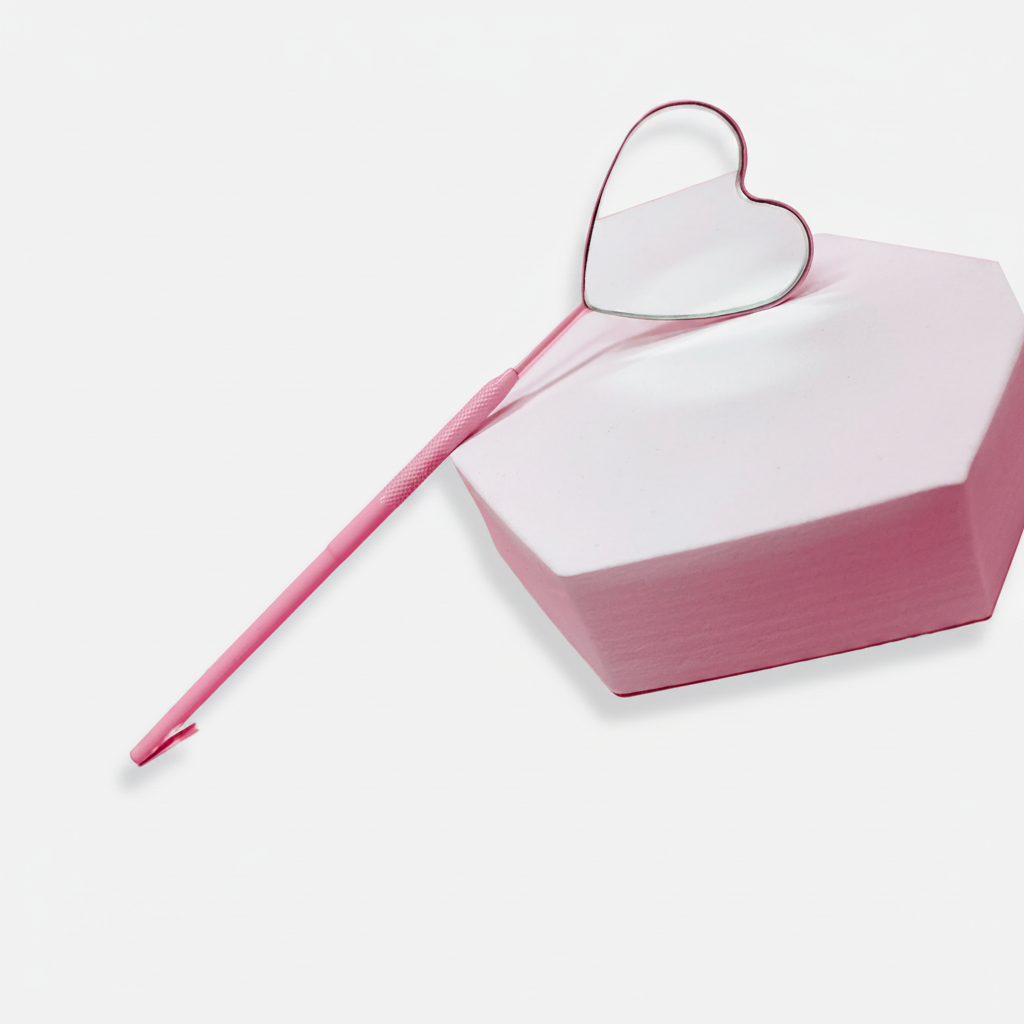 'Seeing Hearts' Lash Mirror
